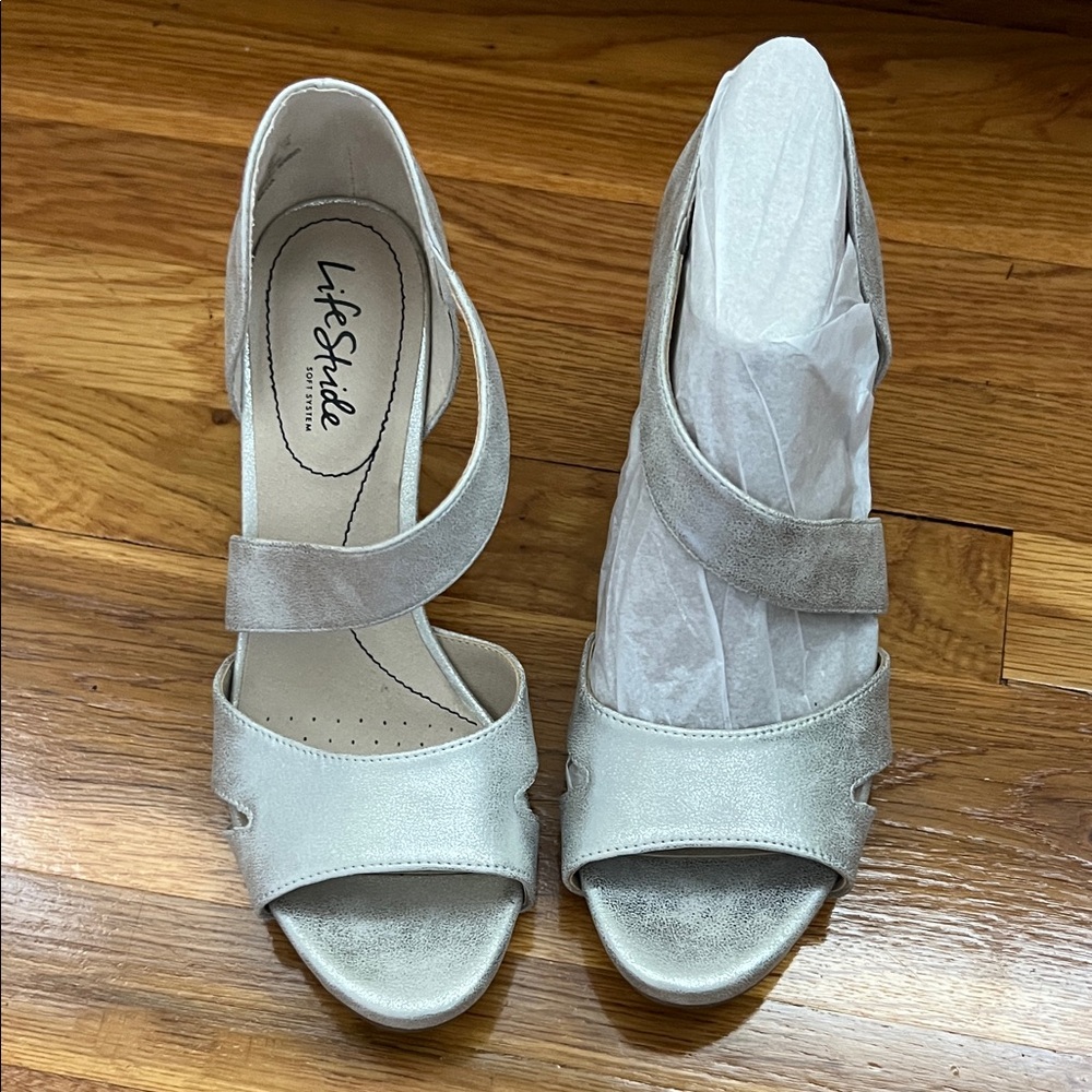 Life Stride Women's Silver Sandals